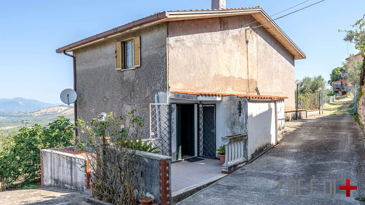 Visita dell'immobile | Scandriglia (RI), Italy | Villa indipendente con terreno e cantine
