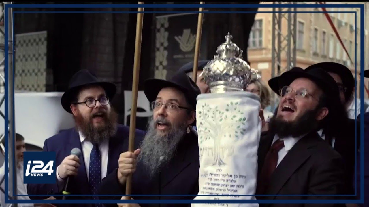 Historic Synagogue reopens in Budapest, Hungary