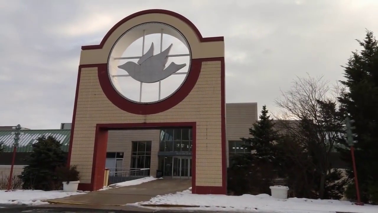 Burlington Center Mall - Burlington, NJ - A Deadmalls.com Presentation