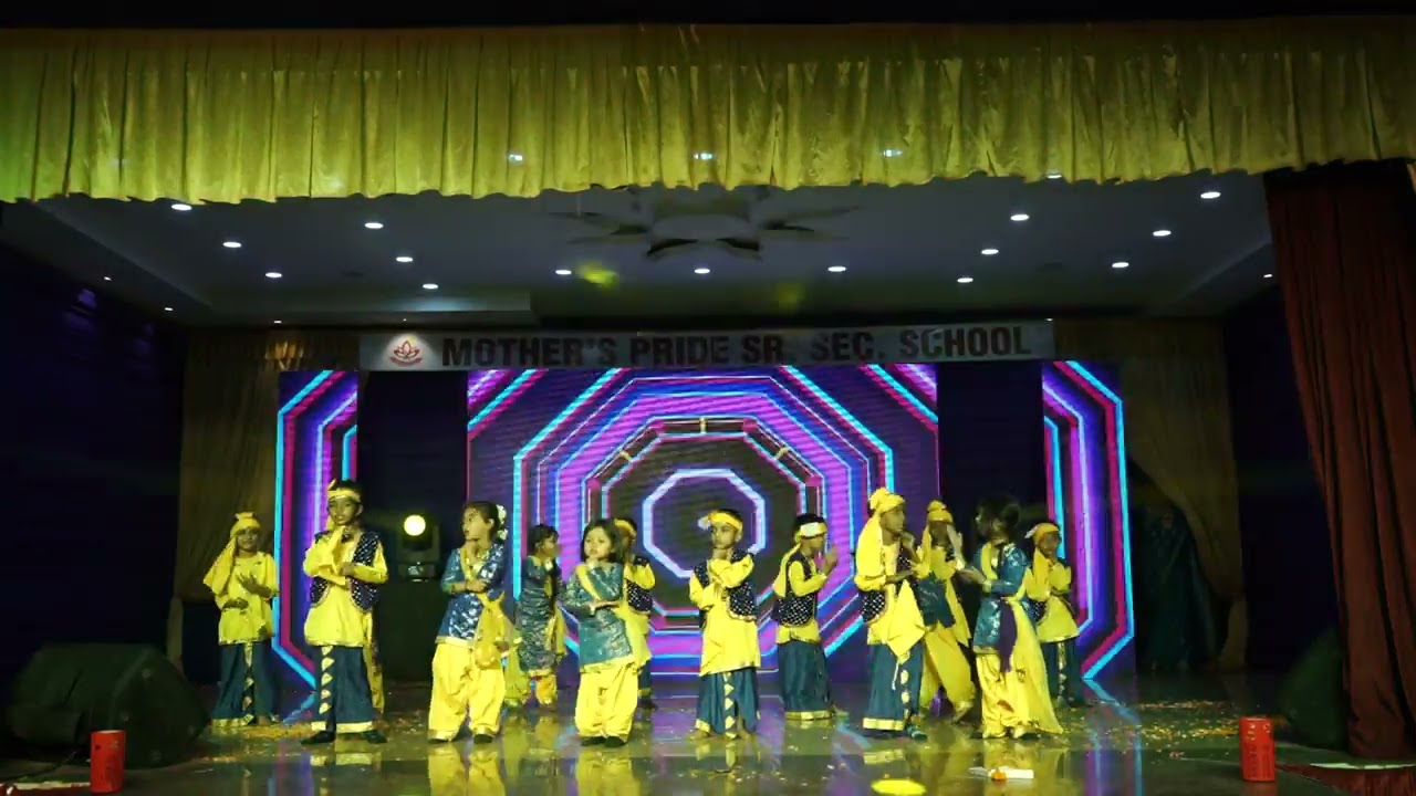 Punjabi Remix Dance performed by class UKG students || ANNUAL DAY 2025-26