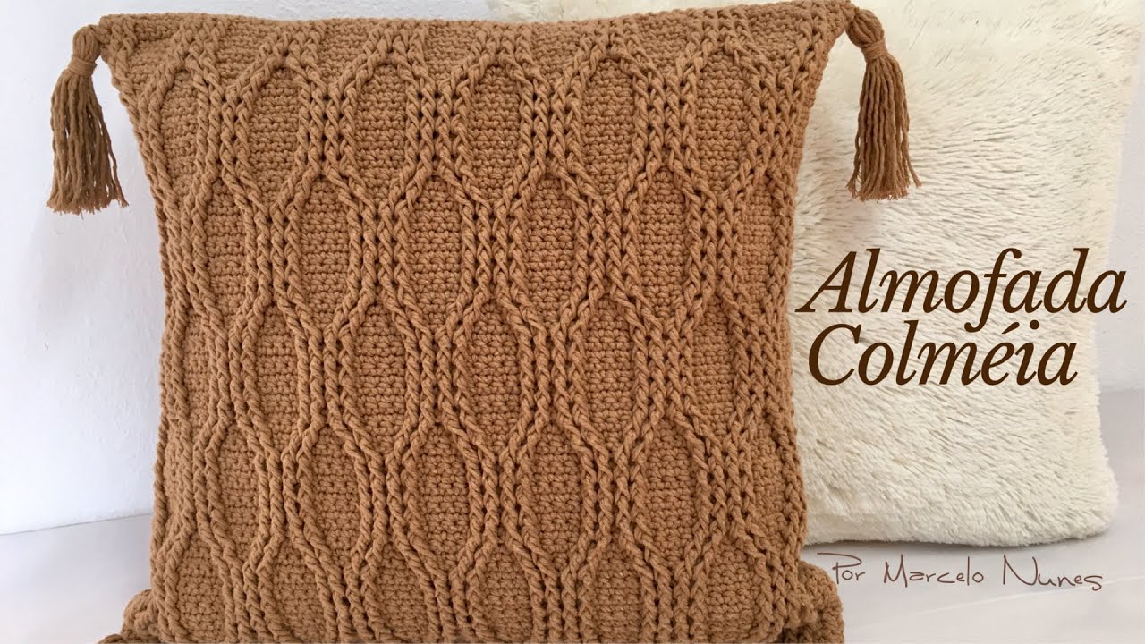 Almofada Colmeia - em crochê por Marcelo Nunes