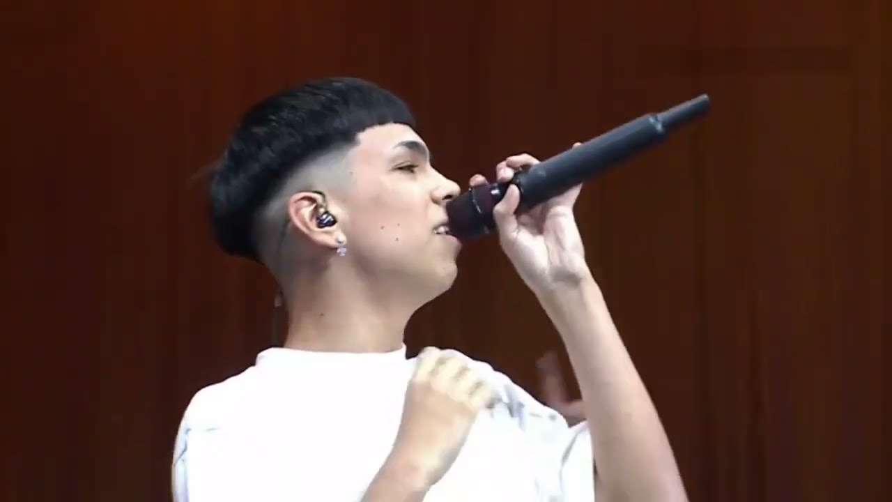 Milo J en vivo en los premios gardel ( M.A.I , RARA VEZ )