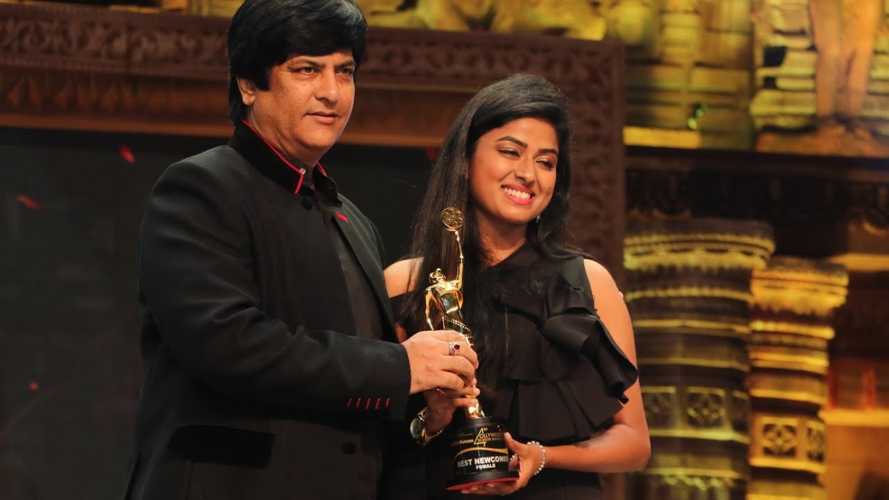 OLLYWOOD HEROIN NIHARIKA DASH ||  ollywood screen award|| sisupalgarh  mahotsav||