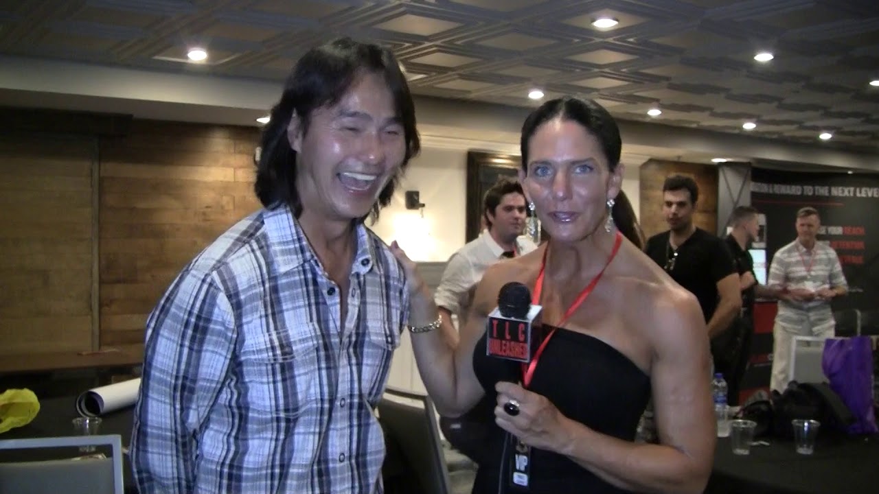 Traci Lynn Cowan with Robin Shou at Mortal Kombat Reunion.