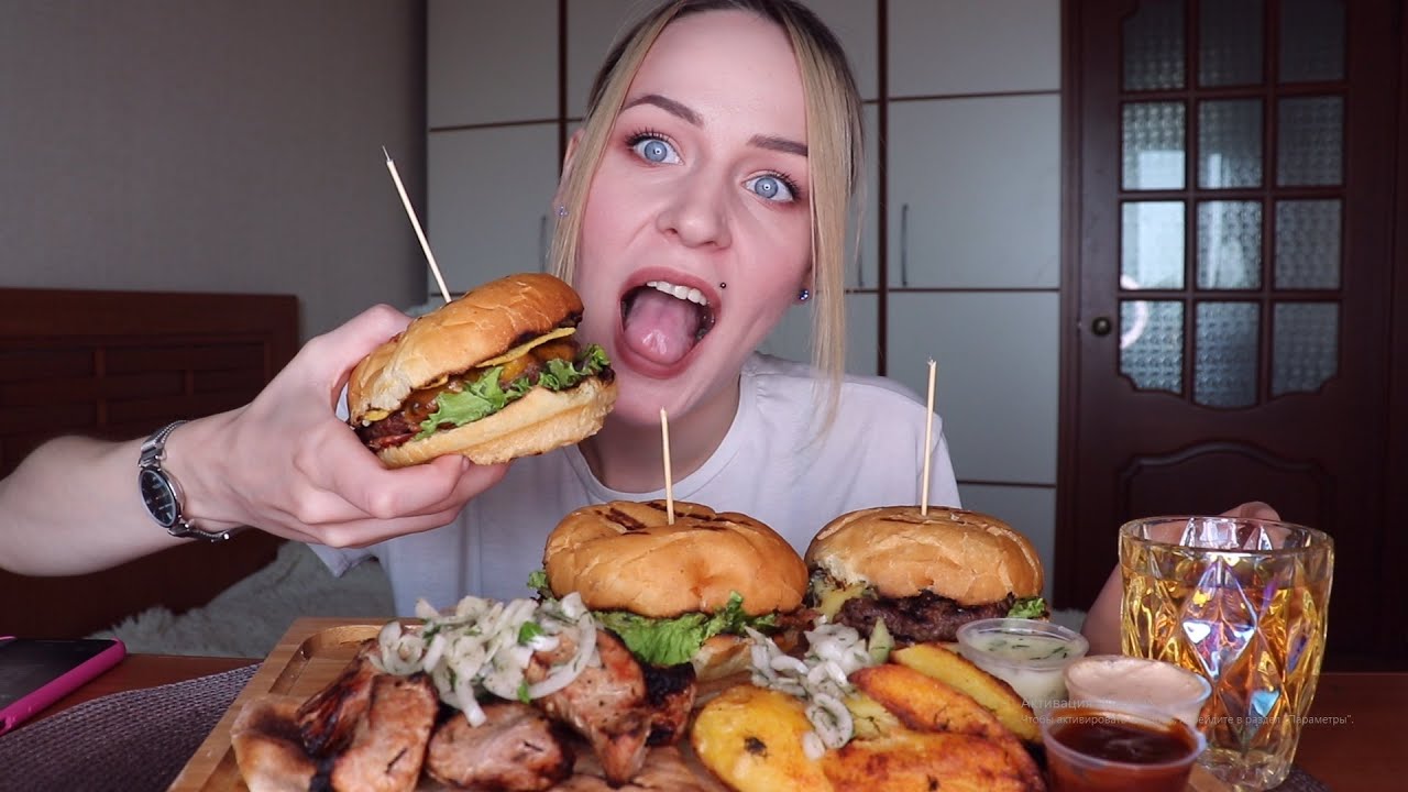 MUKBANG | Бургеры с дорблю, грушей, ананасом и чили, шашлык | Burgers, barbecue не ASMR