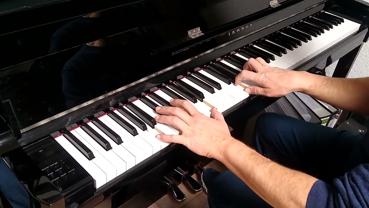 Gibran Alcocer: Idea 10 mit The Bangles: Eternal Flame 