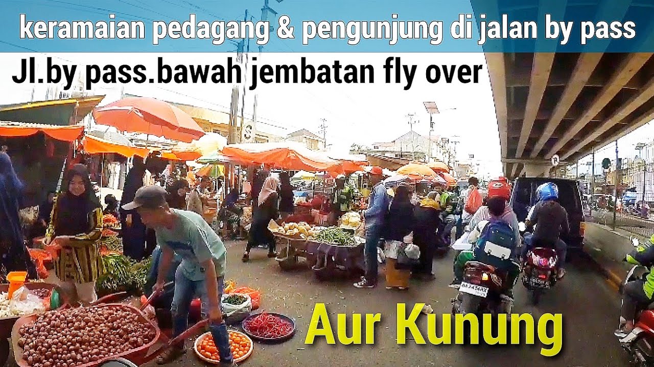 Keramaian jalan by pass,bawah jembatan fly over bukittinggi