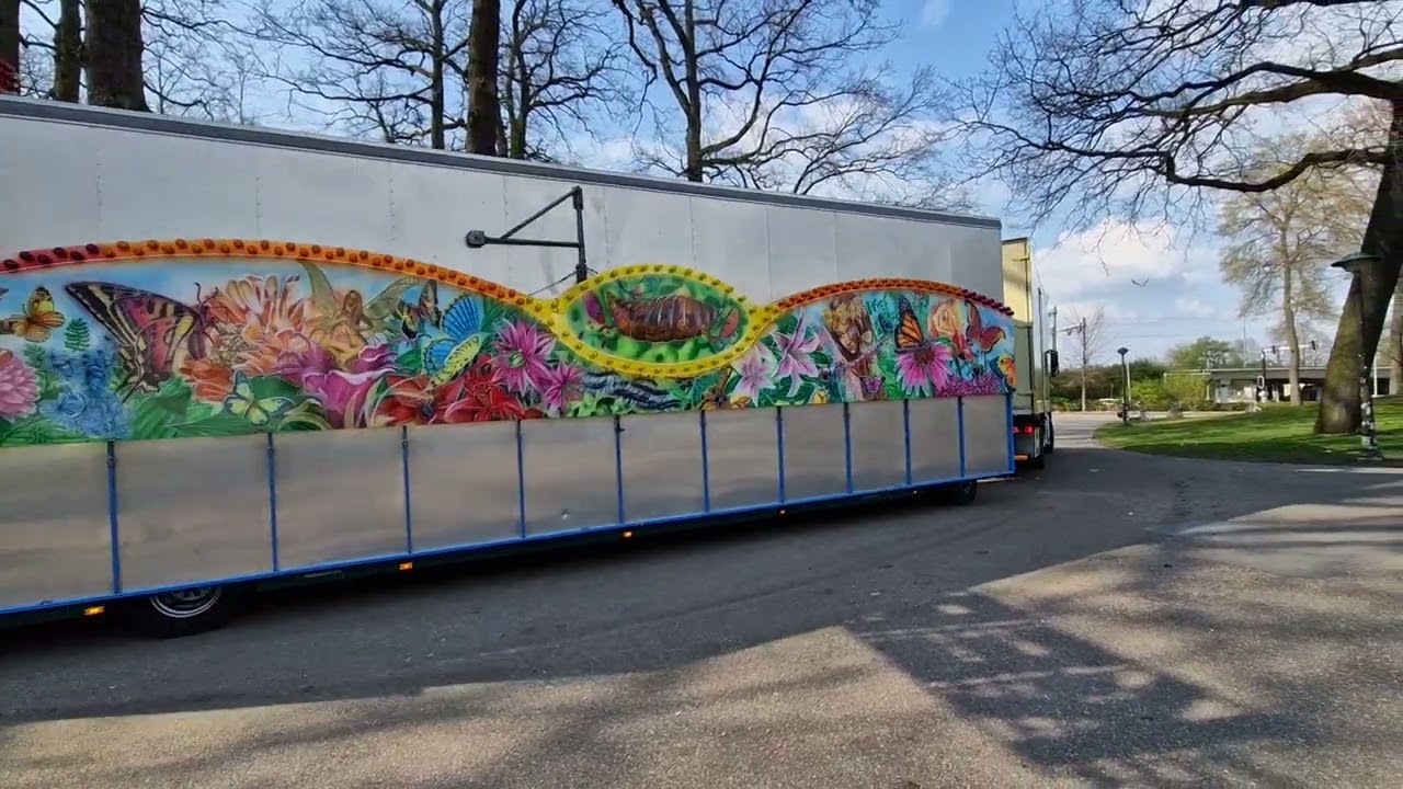 Cocoon - B. Boers (Rijdt weg vanaf het Volkspark in Enschede)