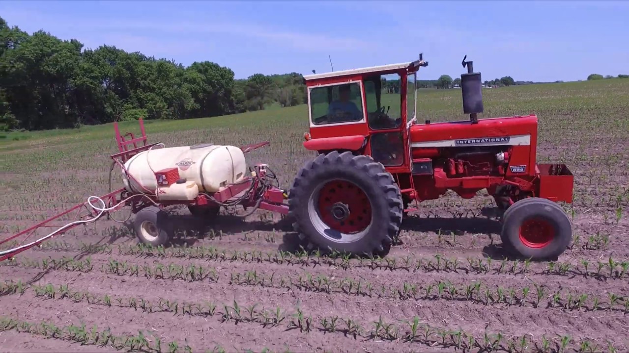 Spraying corn with the 856