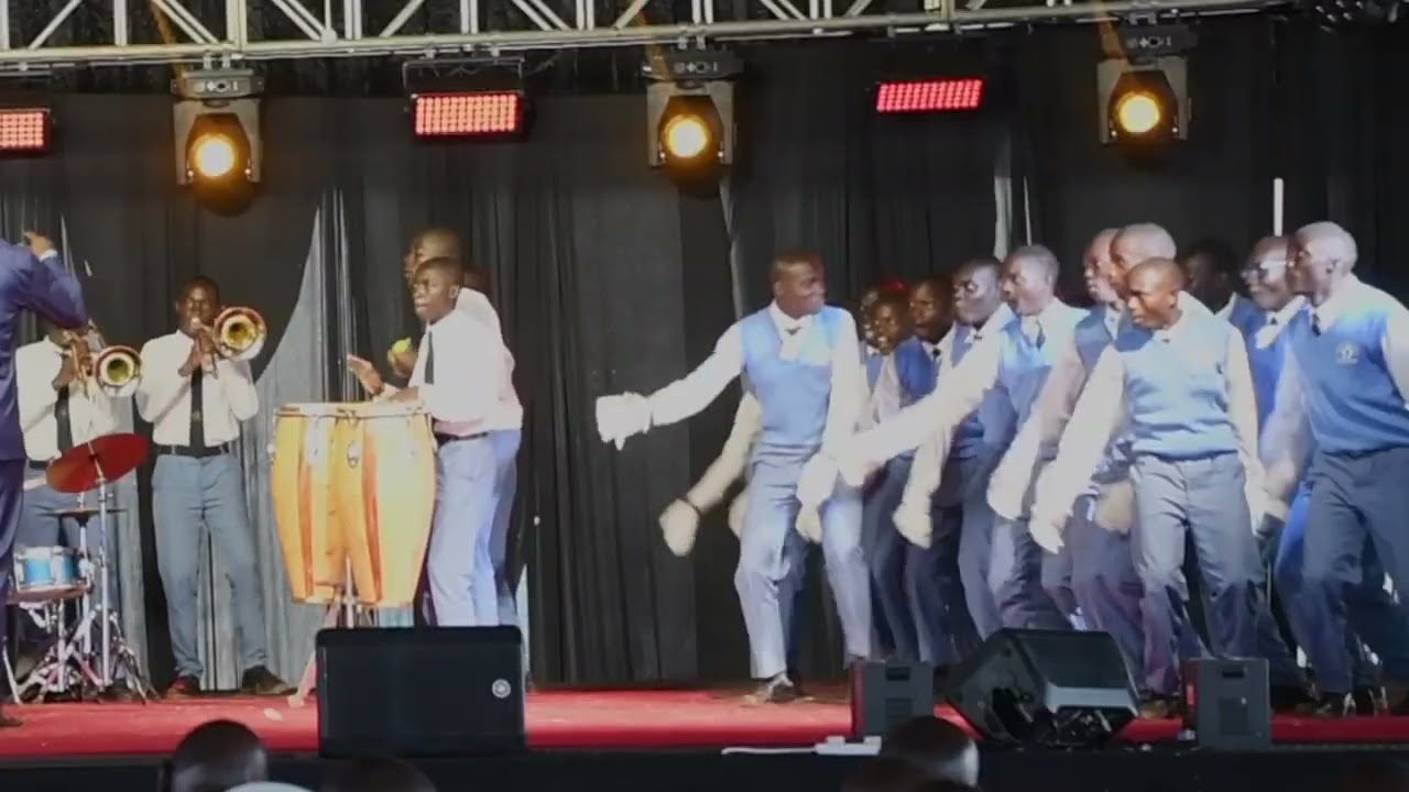 SEE HOW SENENDE BOYS HIGH SCHOOL ENTERTAINED THE CROWD IN ELDORET........