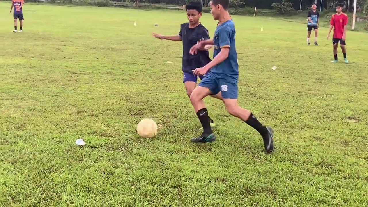 NIATNYA BESAR DEMI MENCAPAI CITA KALO HUJAN TETAP LATIHAN DAN LATIHAN