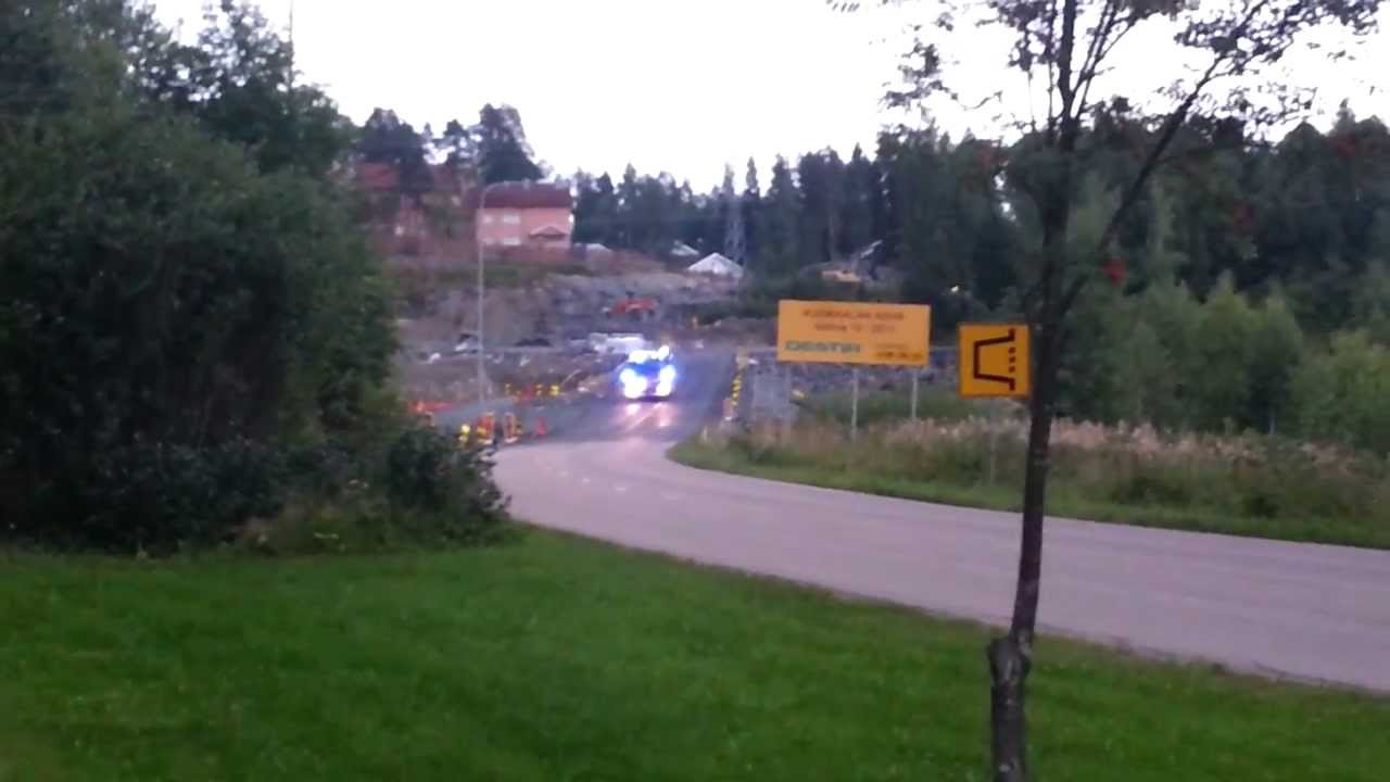 Pelastus Keski-Suomi 101, 103 & 106 matkalla rakennuspalolle