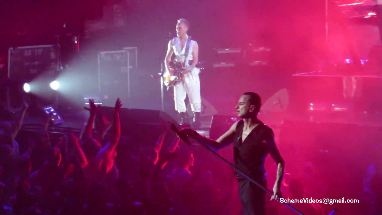 Depeche Mode - PERSONAL JESUS - Golden 1 Center, Sacramento - 5/24/18