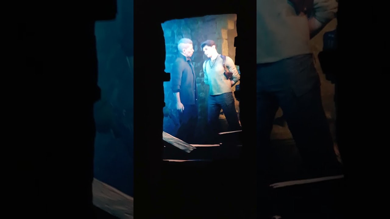 Cola de UNCHARTED en la noche del evento para socios Discovered de Port Aventura.