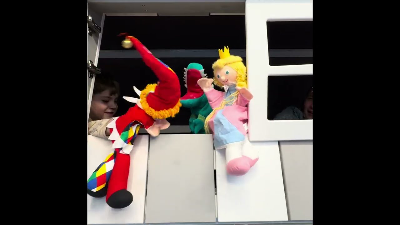 Puppenspiel Kinder zeigen richtiges Zähneputzen 🪥 | Zahnarzt Berlin Lichtenberg