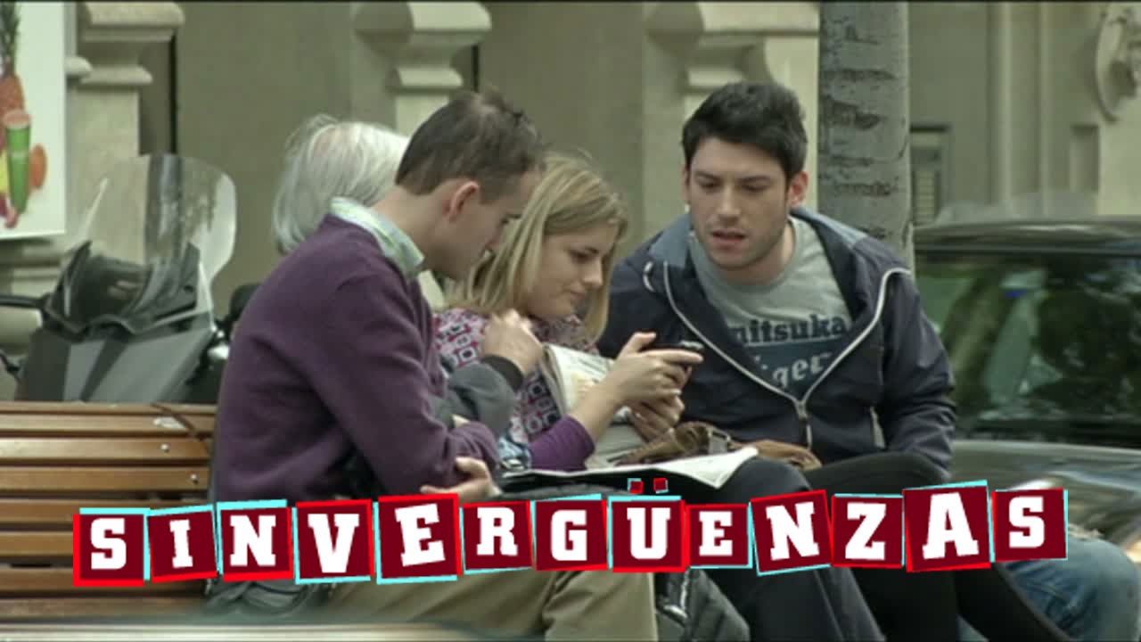 Llimoo, Javi y Lou lloran la muerte de sus móviles - Sinvergüenzas