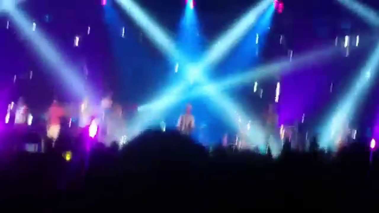 Bruno Mars - Let It Please Be You | Marry You (Live in Singapore) The Moonshine Jungle Tour