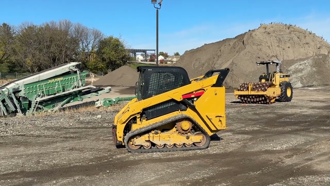 Lot 105-Caterpillar 289D Track Type Skidloader Selling at Auction