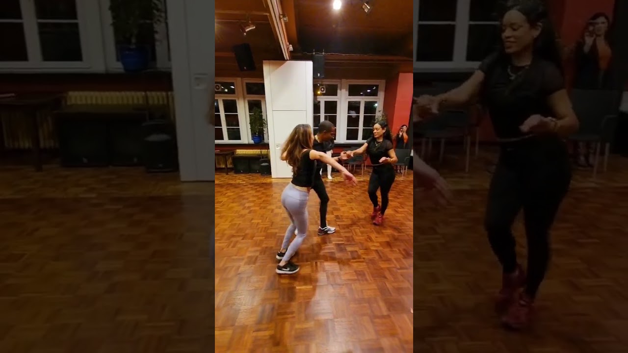 Salsa con dos mujeres