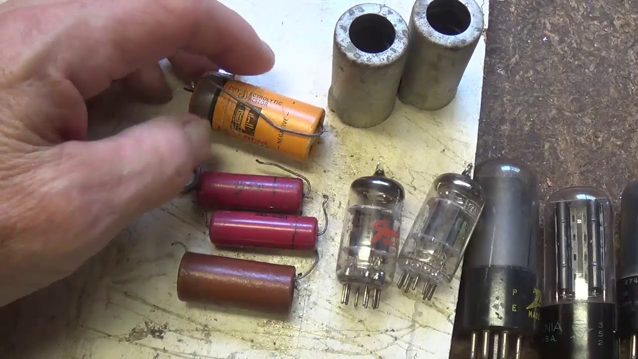 1947 to '52 Magnatone M195-5J Melodier Deluxe gets its voice back :)