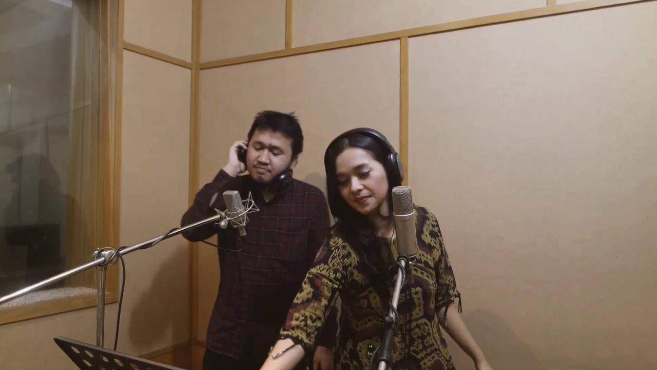 Island In The Stream Cover By Putra & Putri ( We Are Twins)