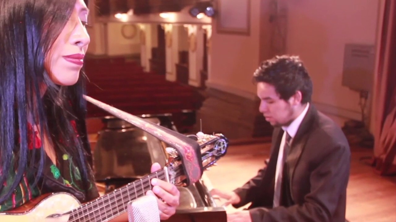 Luciel Izumi y Mauro Rojas (Chacazumi) | Charango y Piano