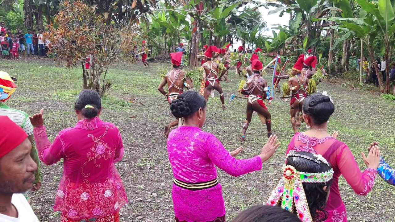 Ritual maku-maku suku naulu