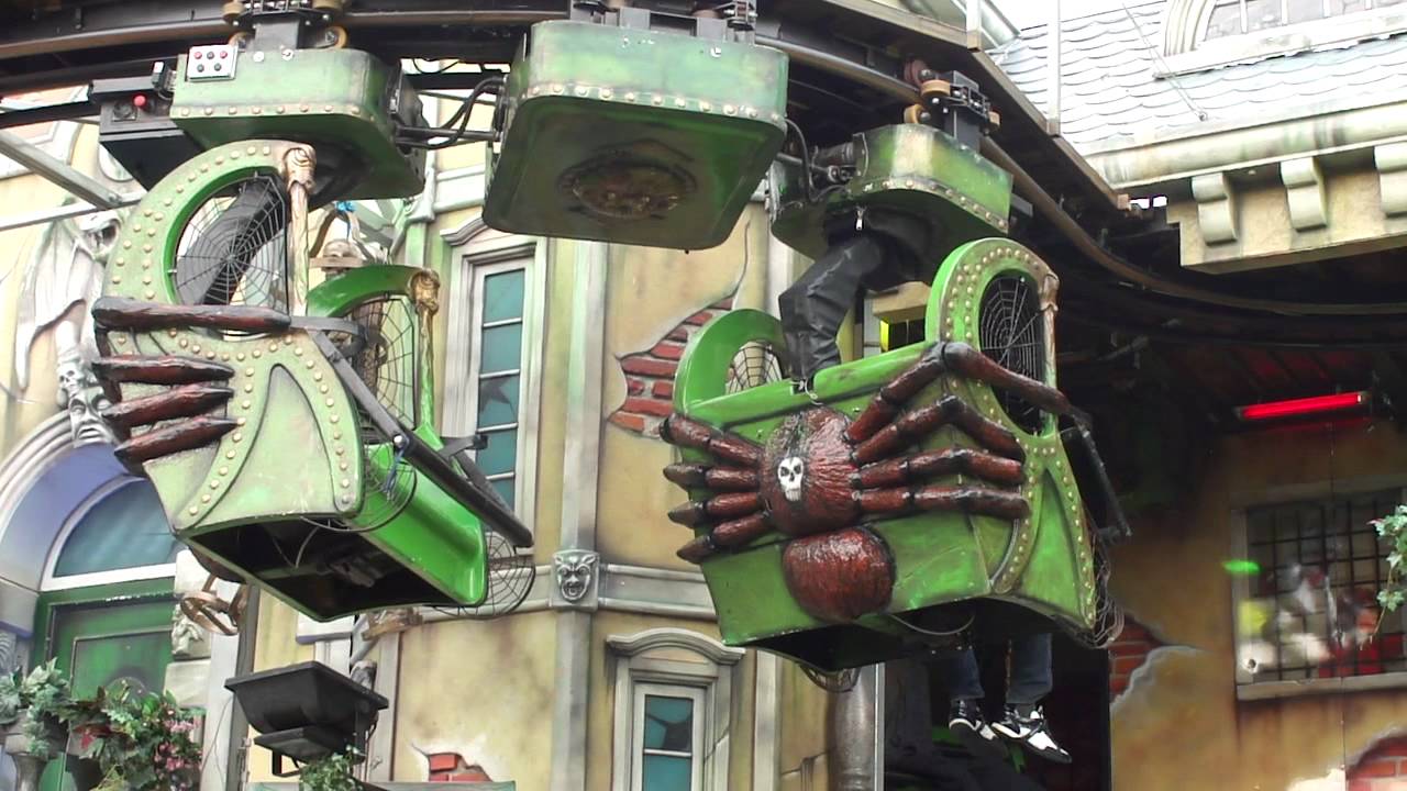 Kermis Park Hilaria 2011 - Haunted Mansion hangt vast !