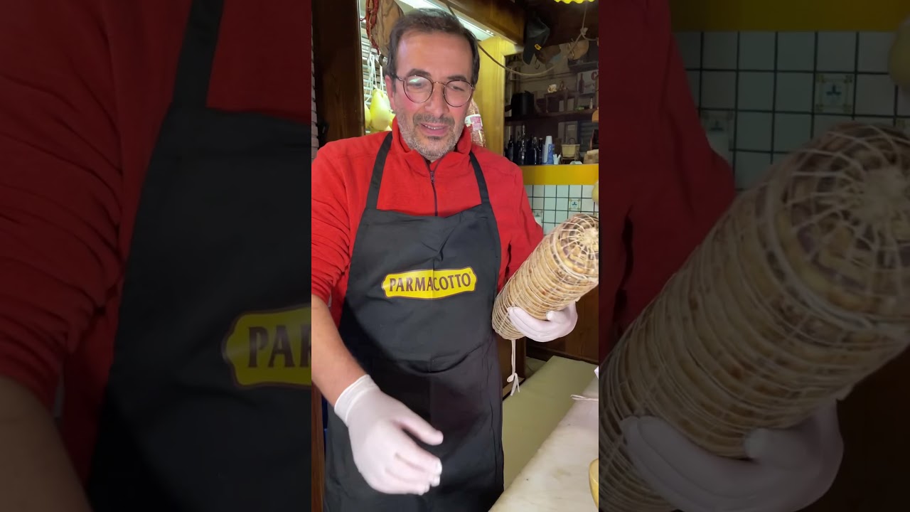 Entriamo in questa salumeria siciliana e scopriamo i prodotti
