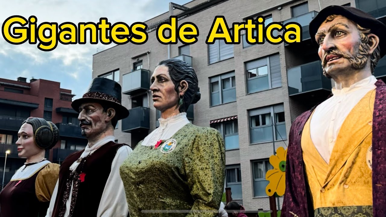 Gigantes de Artica bailando 30/12/2023 (Navarra)