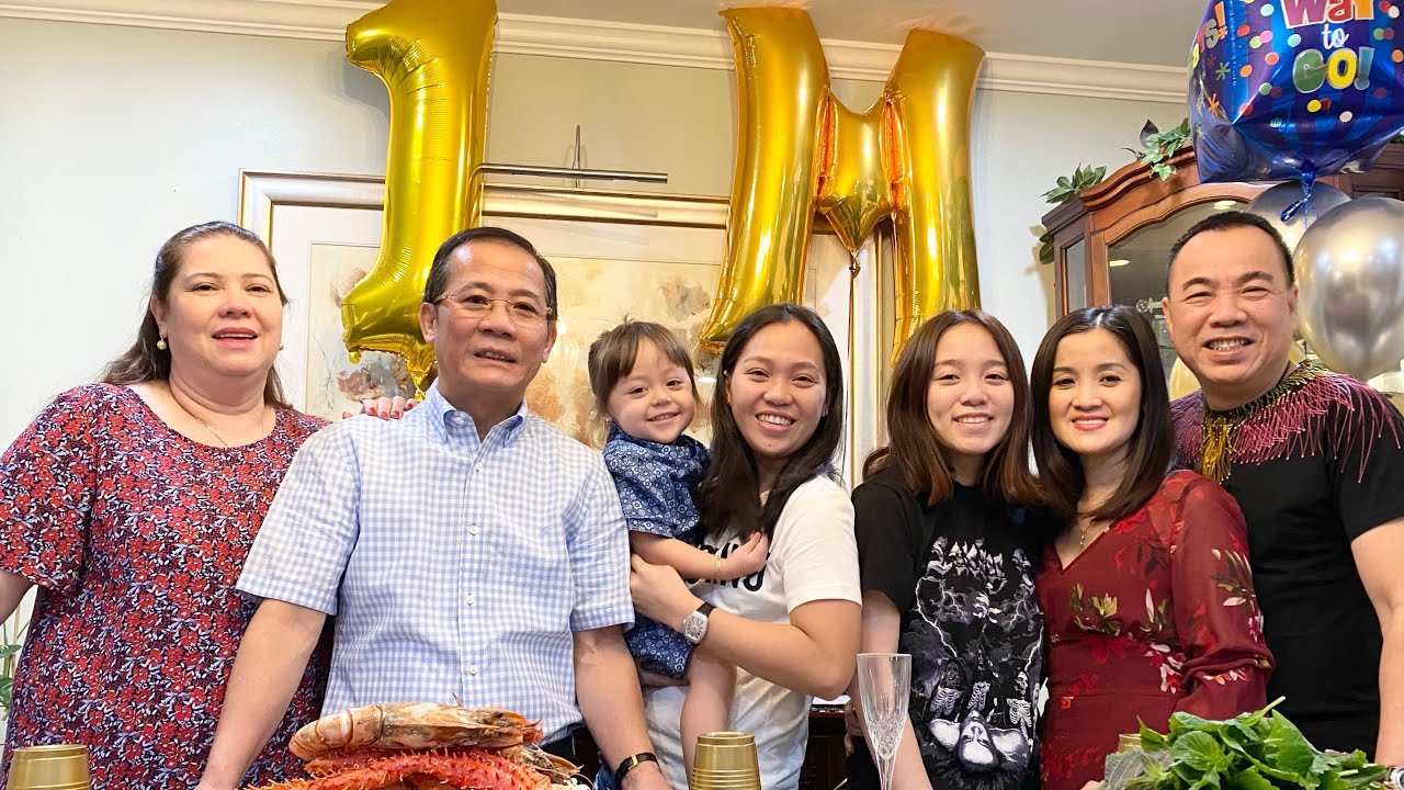 TƯNG BỪNG ĂN MỪNG NÚT VÀNG 1 triệu Subs YOUTUBE HOYER FAMILY 2021