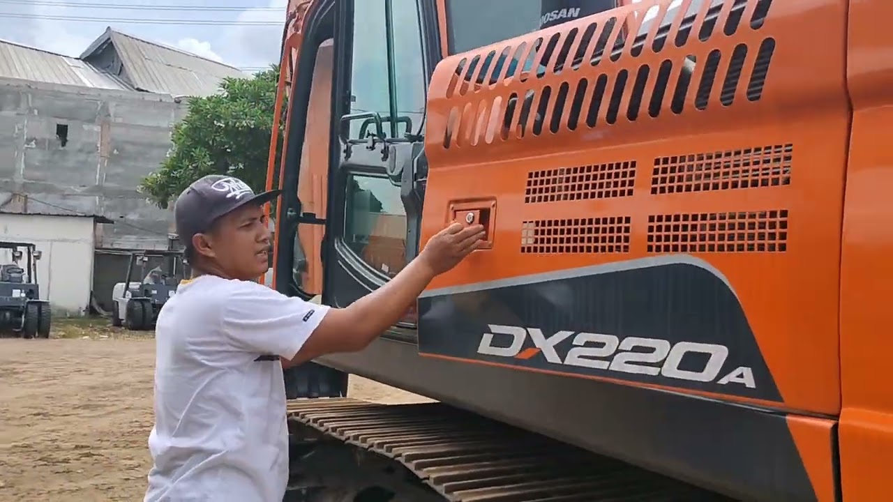Doosan DX 220 A-2 Excavator masih Bospom Lo Masee...!!!
