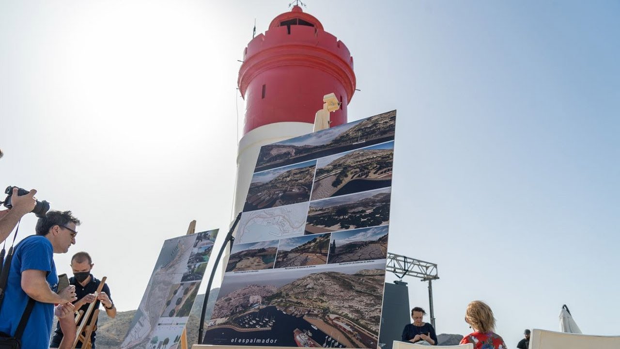 El Gobierno apuesta por una playa y zona de restauración en El Espalmador