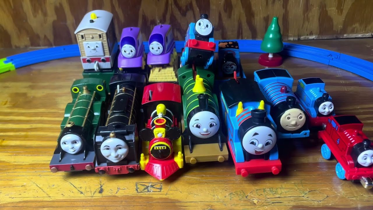 Putting batteries in my Thomas and Friends collection #thomasandfriends 