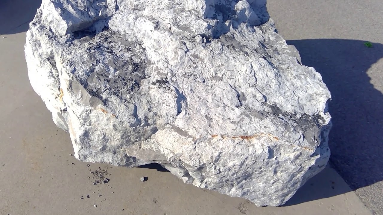 Mineral Minute #4 Limestone beginning to change to marble