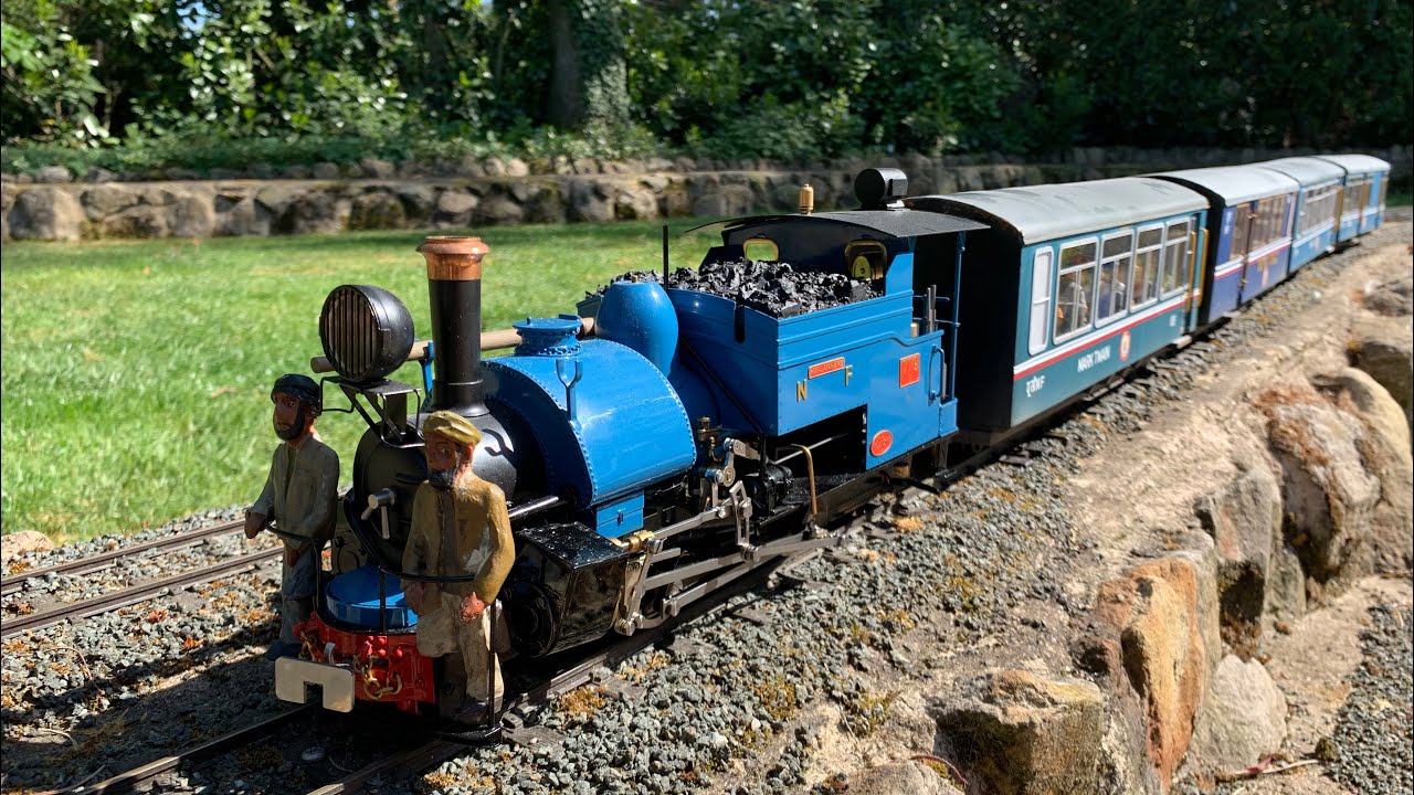 Roundhouse Darjeeling ‘B’ Class with Yatton Model Engineering Coaches (Live Steam on the F.F.L.R.R.)