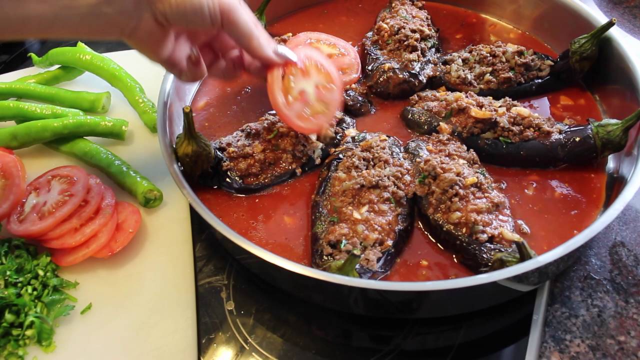 Türkisch Kochen I Karniyarik I Gefüllte Auberginen im Ofen by Sissyssecrets