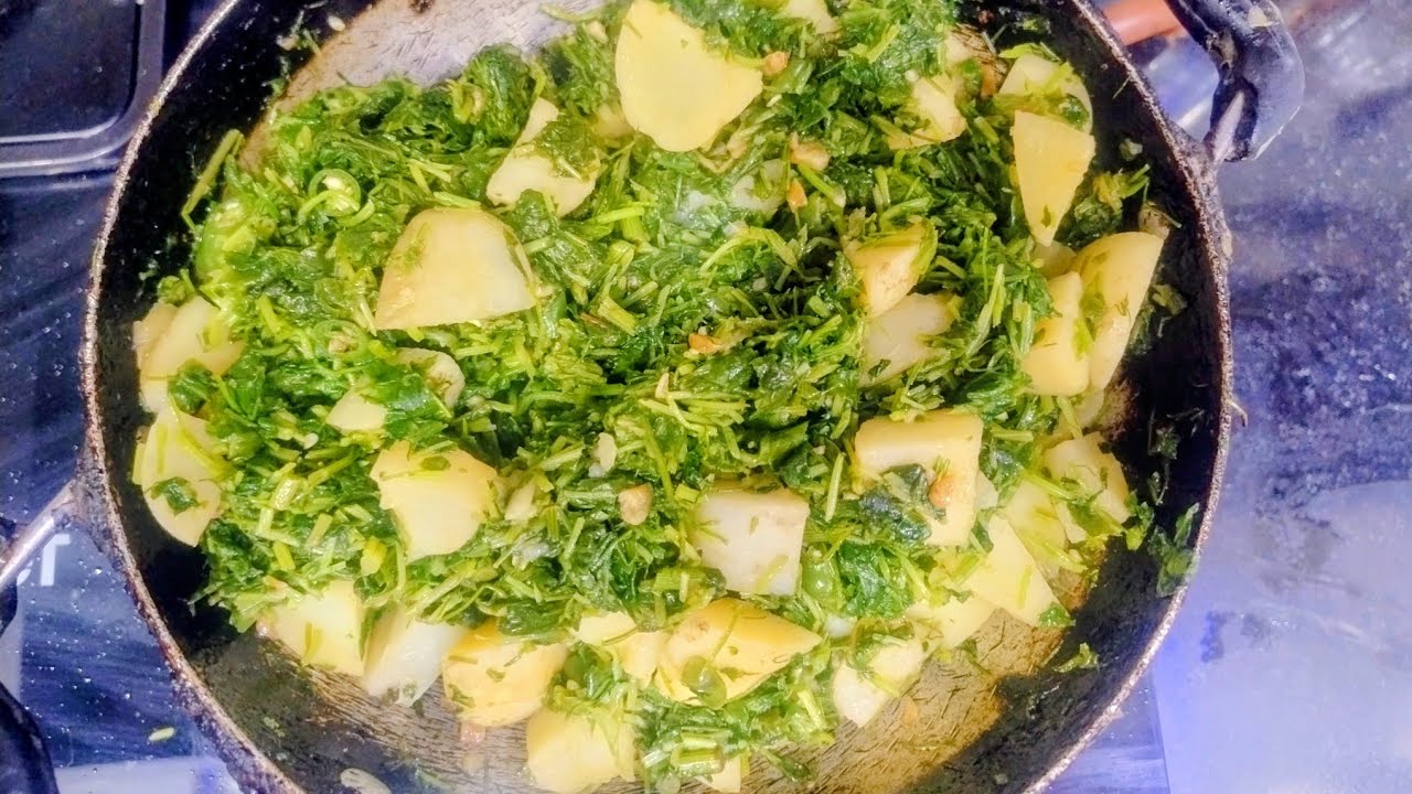 सर्दियों में मेथी आलू नहीं खाए तो कुछ भी नहीं खाया 😋||methiaalu|| #swadbundelkhandka #recipe #2026 