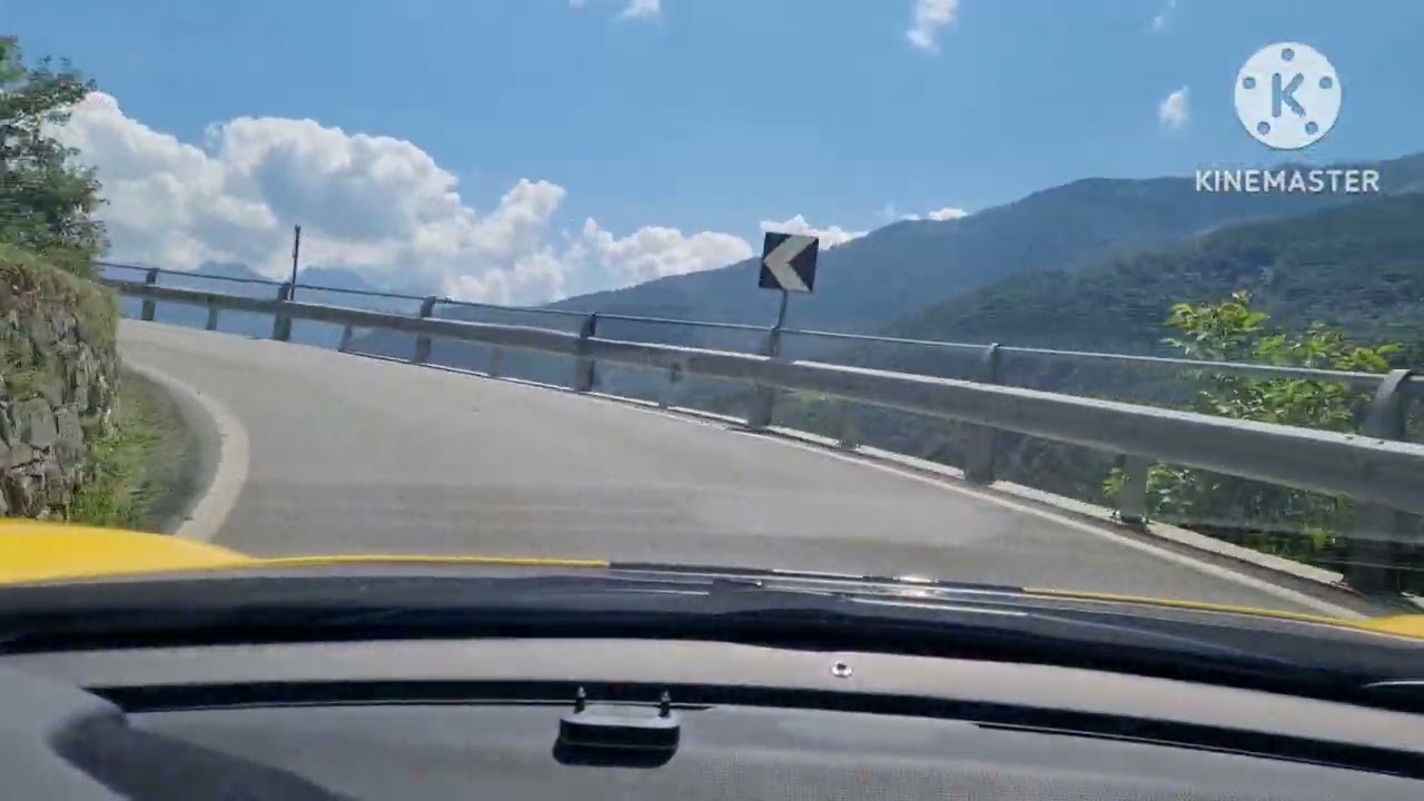 Ferrari 488 pista, prova su strada chiusa in val d'Ossola