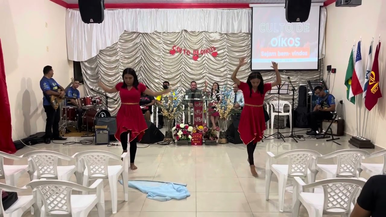 Coreografia o Leão e o Cordeiro da Cassiane