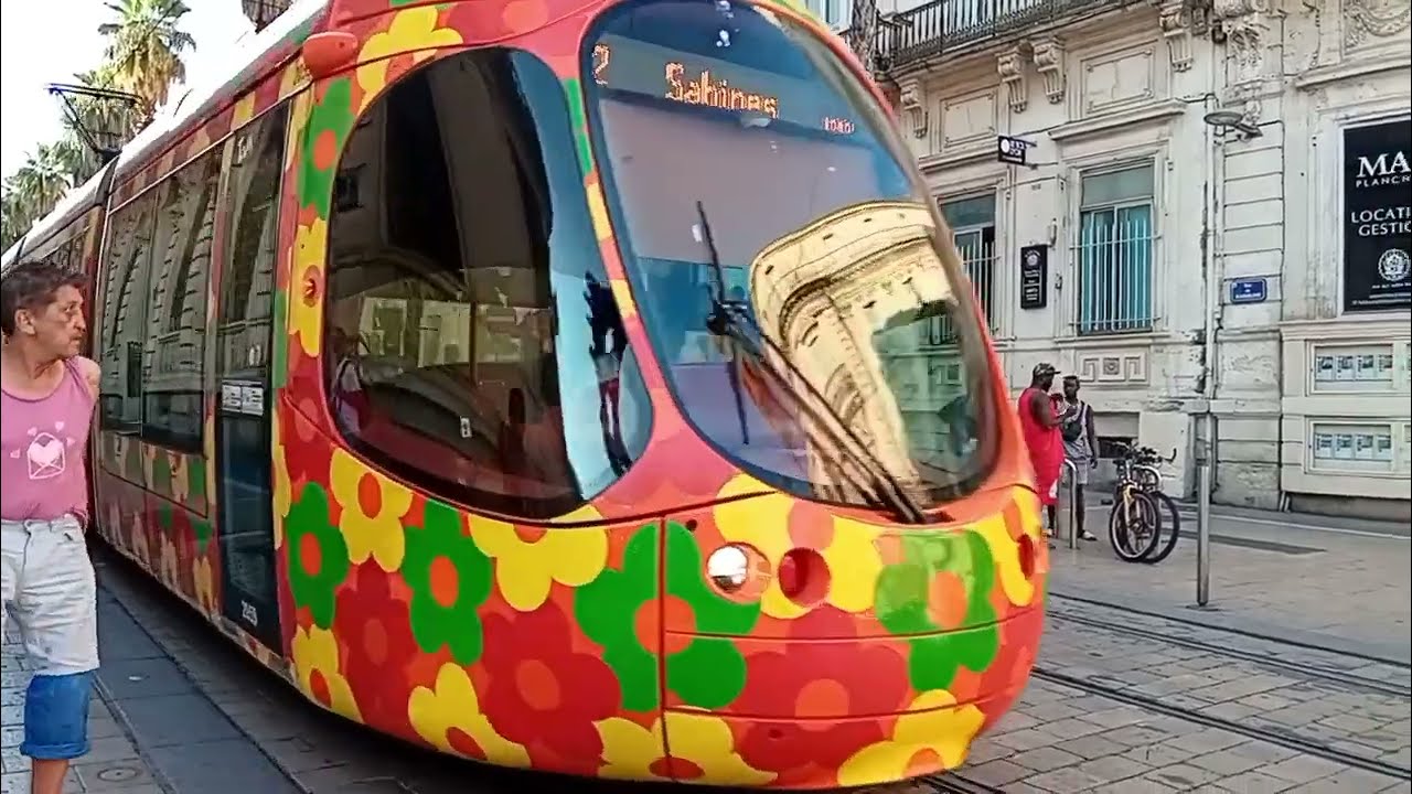 les belle couleur du tramway de Montpellier