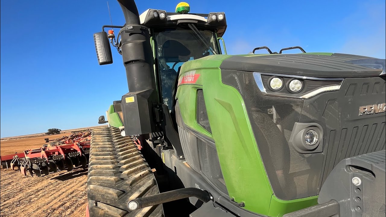 un altra giornata in farm, a dissodare con un Fendt cingolato  agricoltura in australia