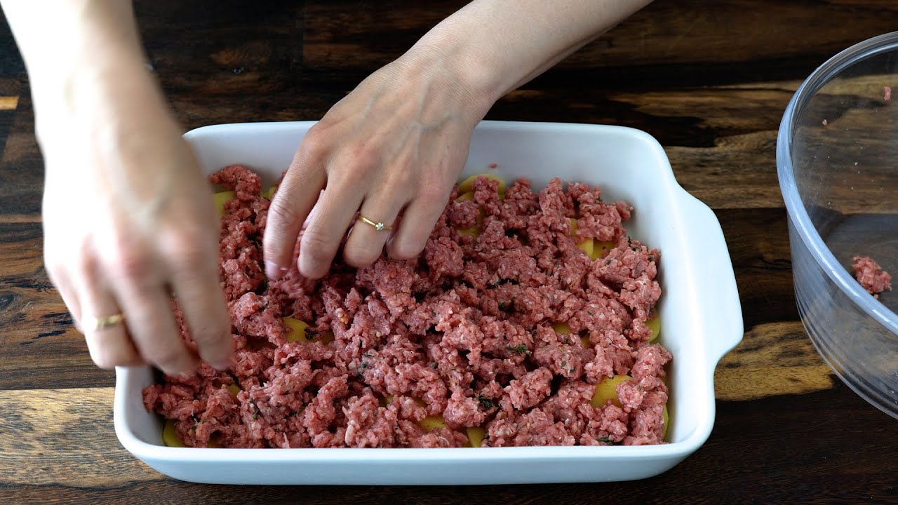 Простой и быстрый рецепт: картошка с фаршем порадует всю семью