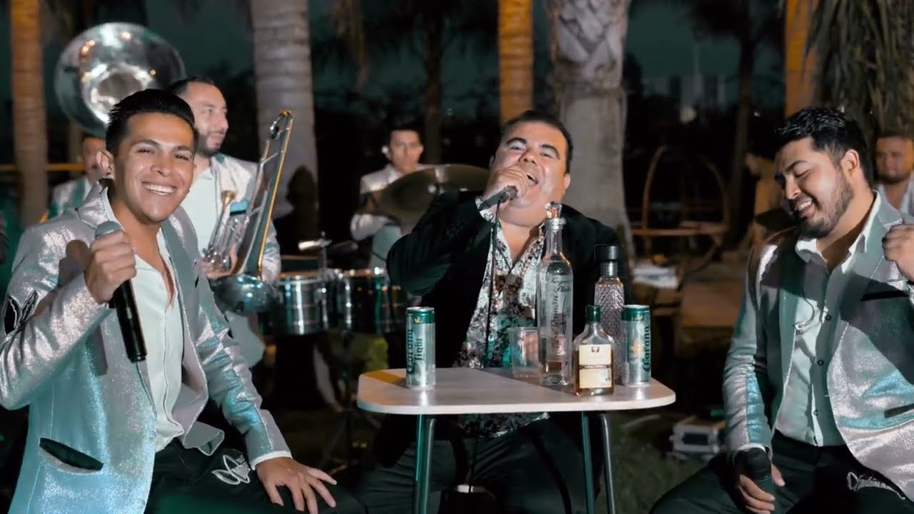 Nico Flores FT Banda Monarca / Popurrí Pisteador