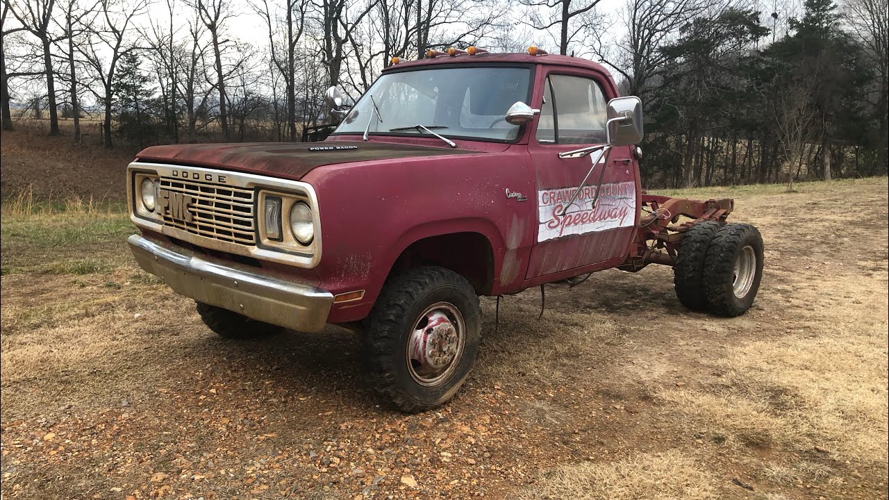 New old school Dodge Big Block Manual 4x4 wrecker build!