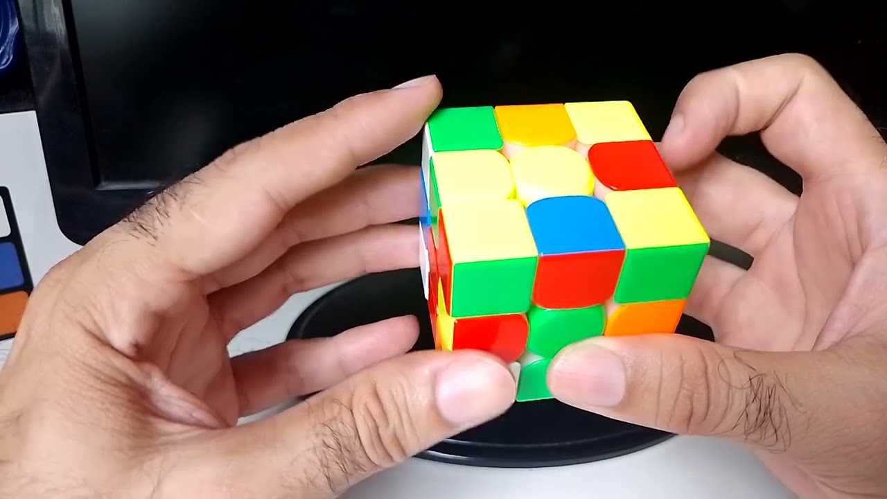 Método F2L intuitivo. Montar as duas camadas do cubo de uma vez.