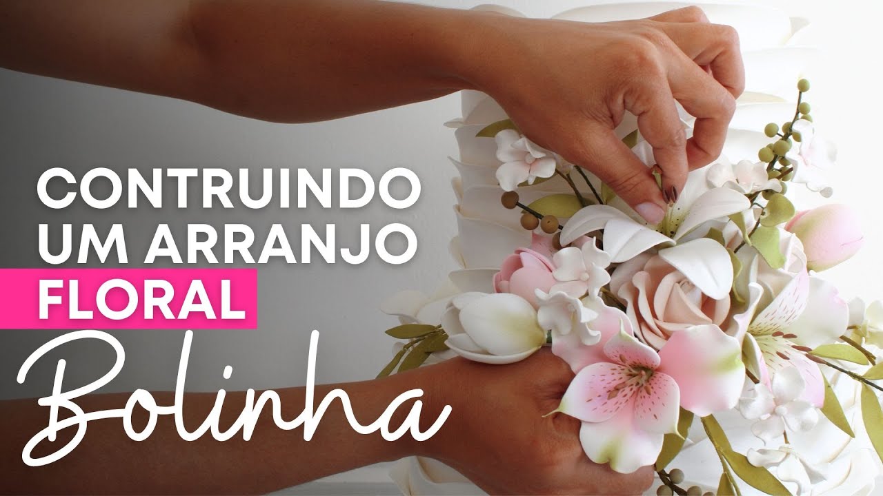 Montando meu arranjo de flores no meu bolo fake