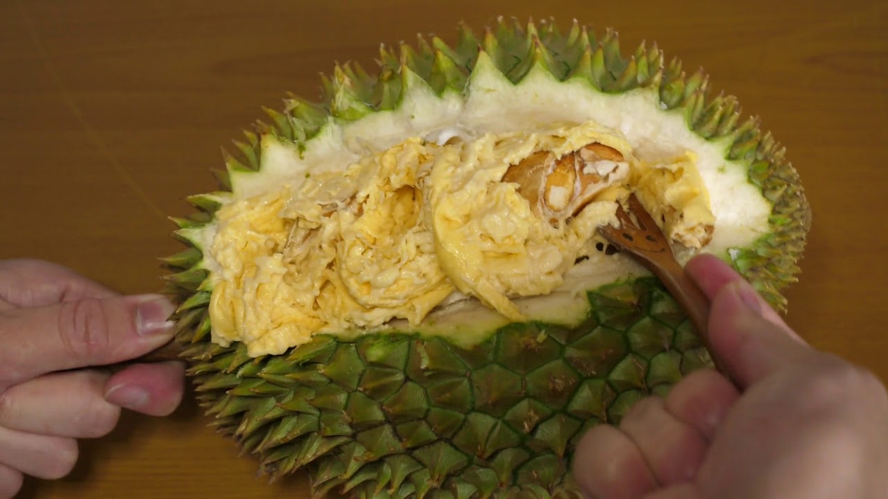 ドリアンをさばいていくっ　ヴォェエエ