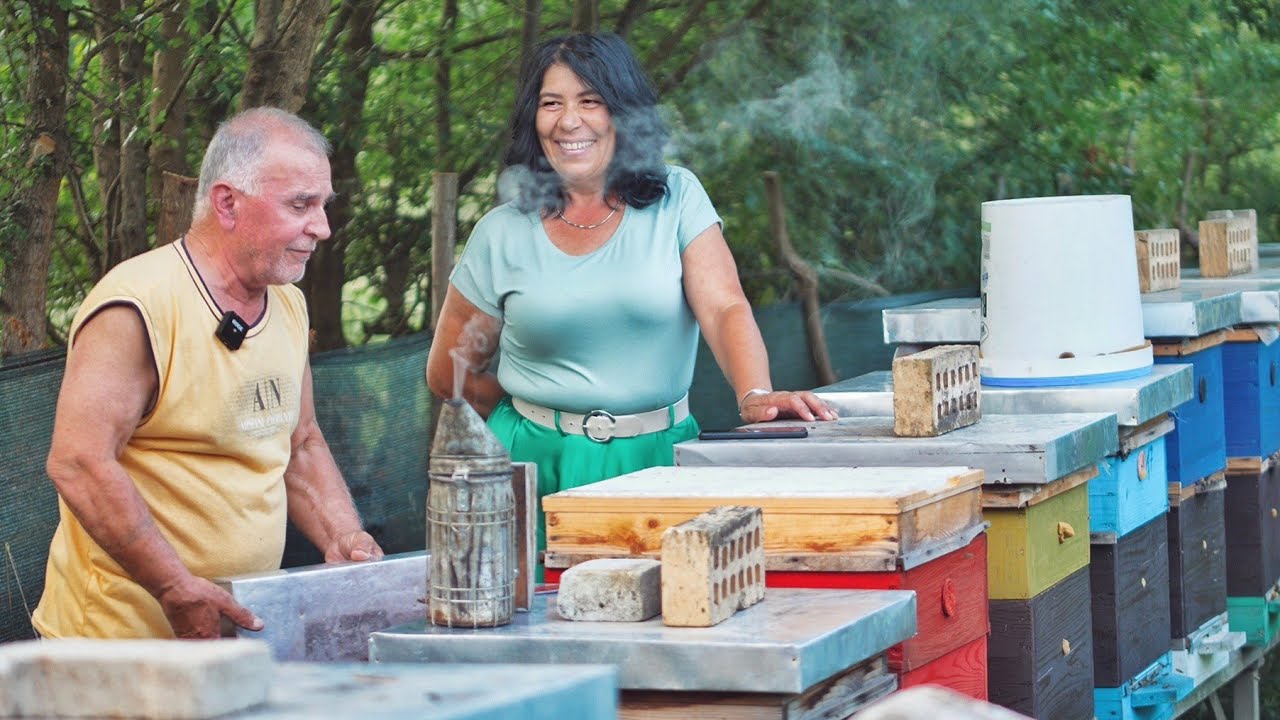 Ne daju mi pčelice da ostarim! 🐝 Salih i njegove BAJE