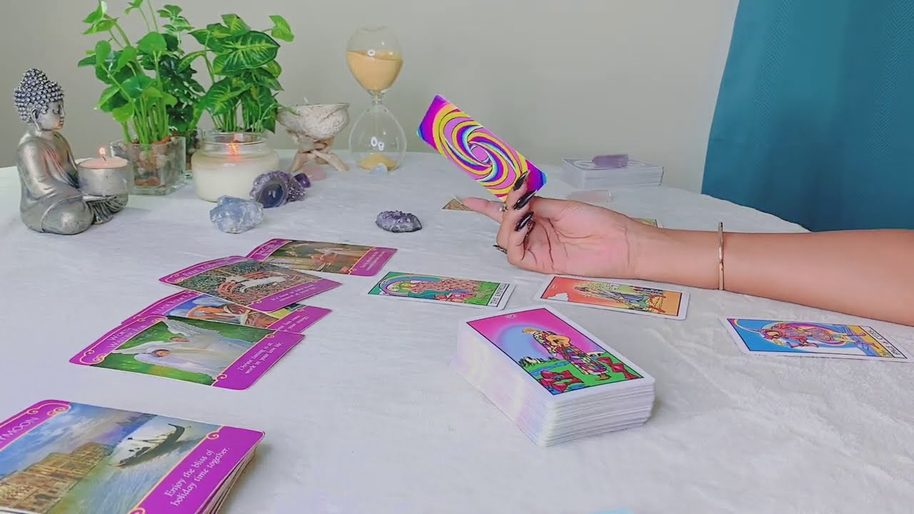 Pisces AUGUST | Someone Just Can't Let Go ....But They Will .... - Pisces Tarot Reading